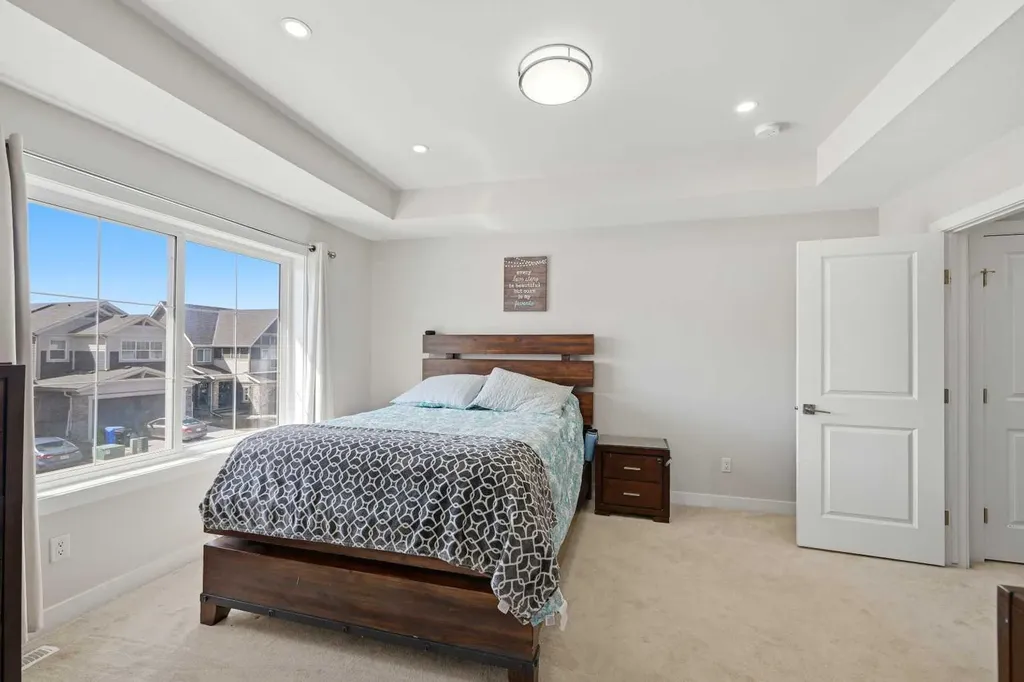 82 Legacy Glen Terrace SE Calgary AB T2X 3Y8