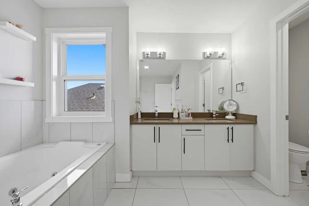 82 Legacy Glen Terrace SE Calgary AB T2X 3Y8
