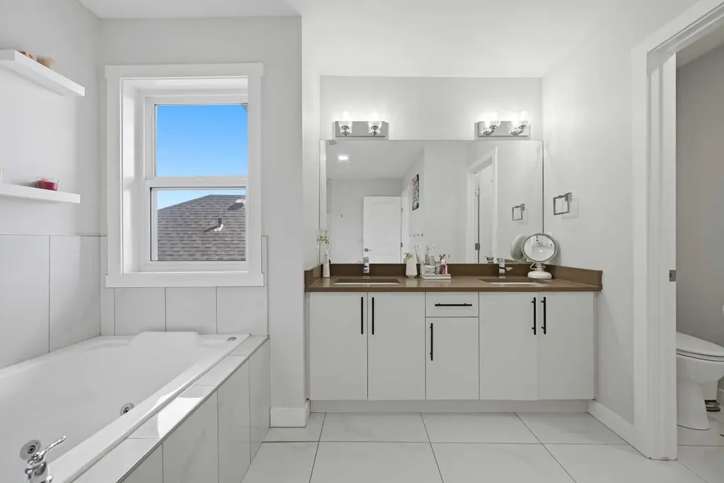 82 Legacy Glen Terrace SE Calgary AB T2X 3Y8