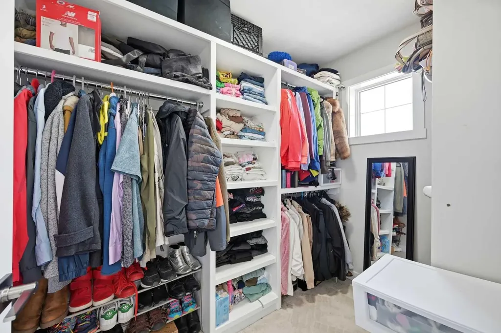 82 Legacy Glen Terrace SE Calgary AB T2X 3Y8