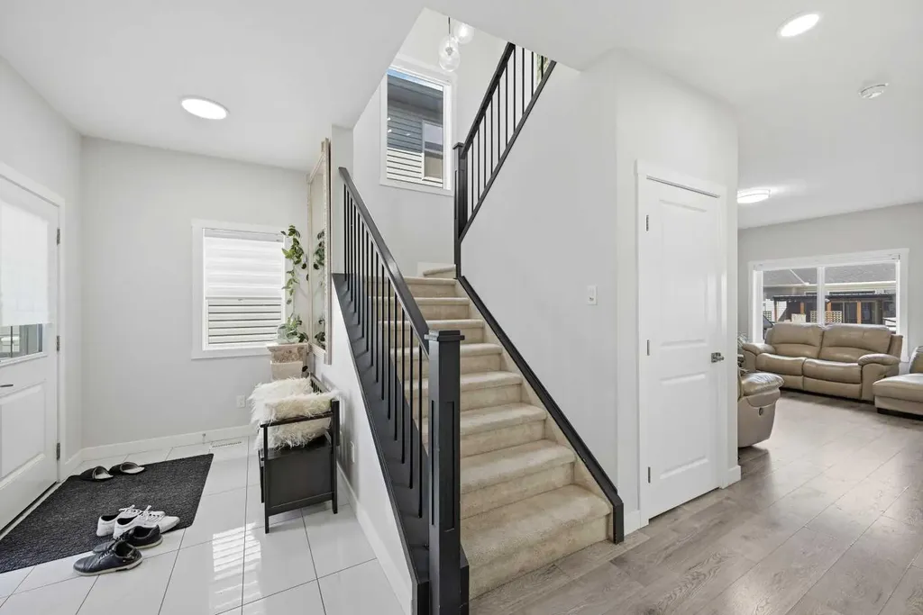 82 Legacy Glen Terrace SE Calgary AB T2X 3Y8