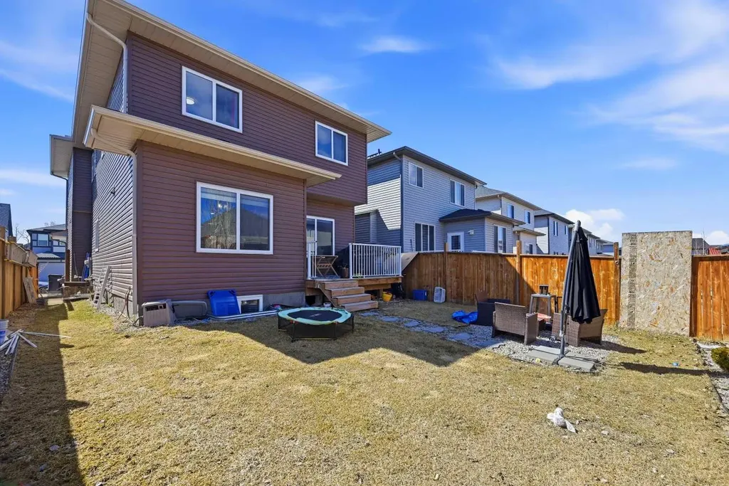 82 Legacy Glen Terrace SE Calgary AB T2X 3Y8