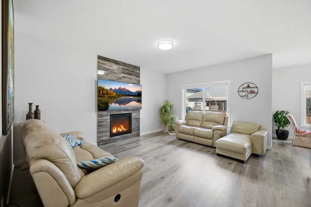 82 Legacy Glen Terrace SE Calgary AB T2X 3Y8