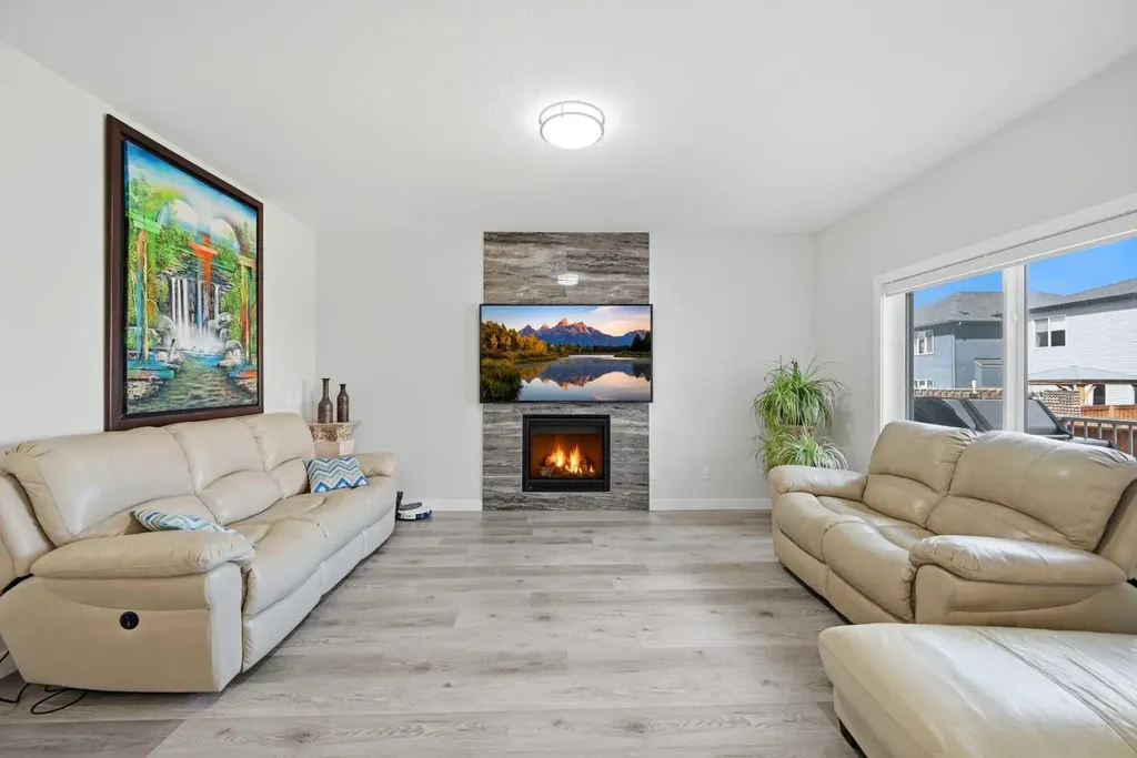 82 Legacy Glen Terrace SE Calgary AB T2X 3Y8