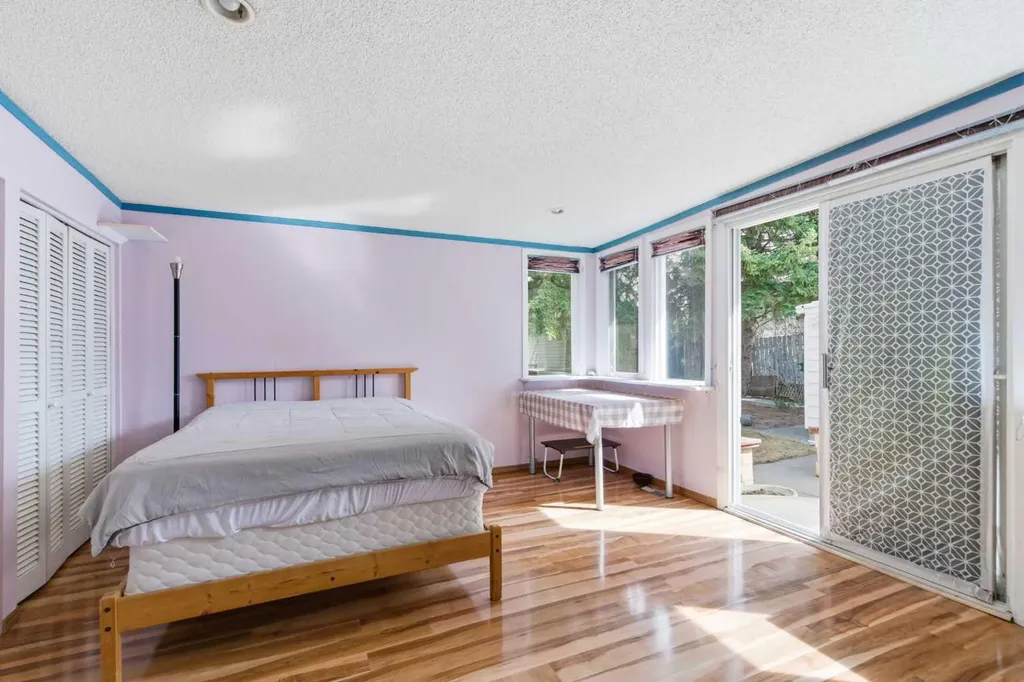 4008 36 Street NW Calgary AB T2L 2A1