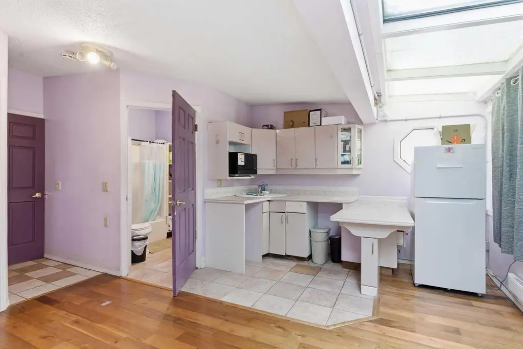 4008 36 Street NW Calgary AB T2L 2A1