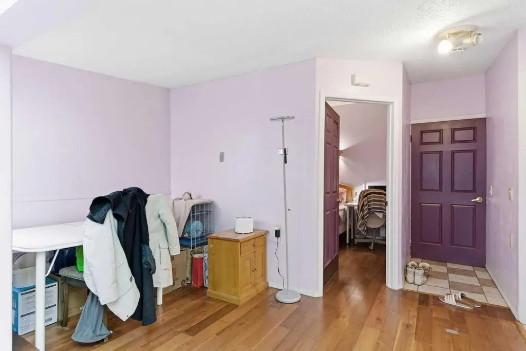 4008 36 Street NW Calgary AB T2L 2A1