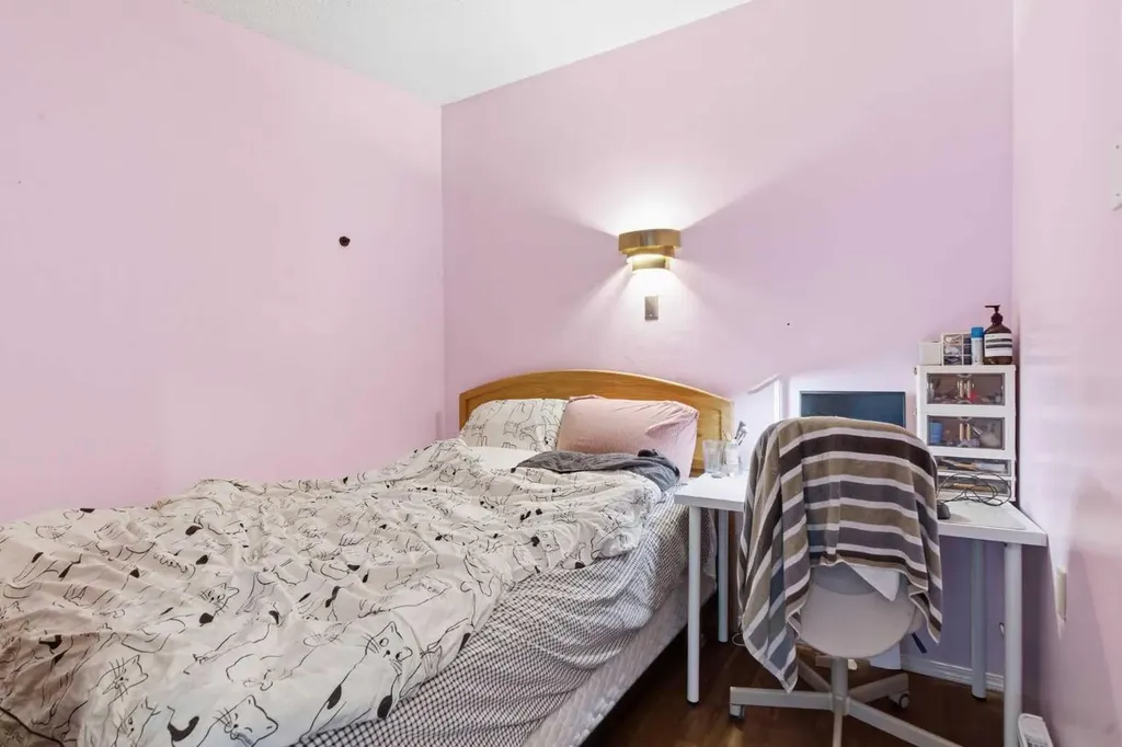 4008 36 Street NW Calgary AB T2L 2A1