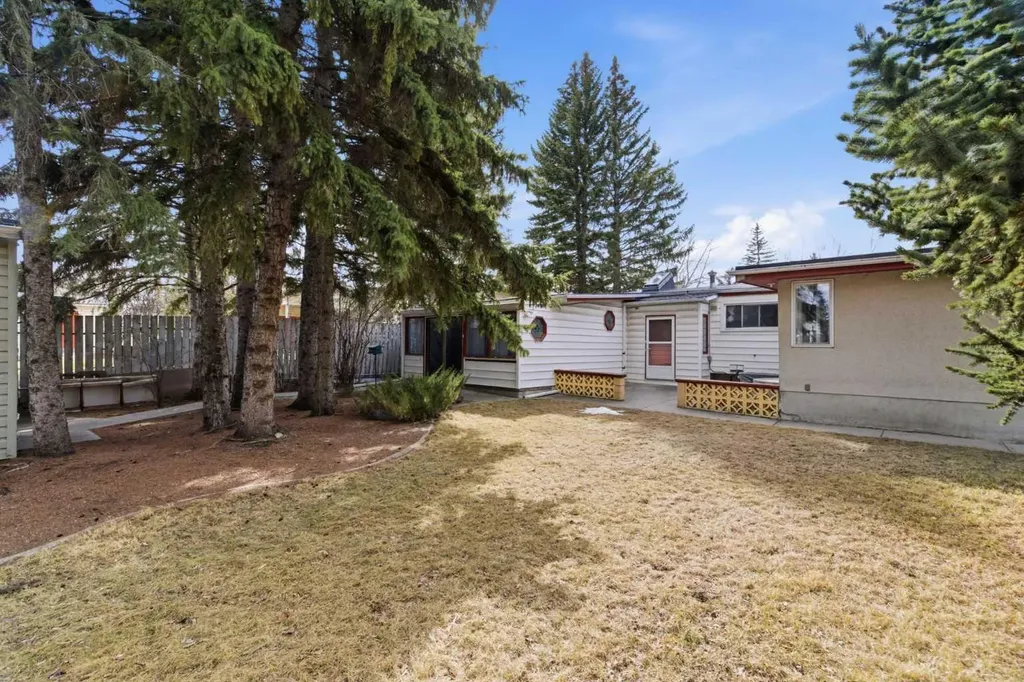 4008 36 Street NW Calgary AB T2L 2A1
