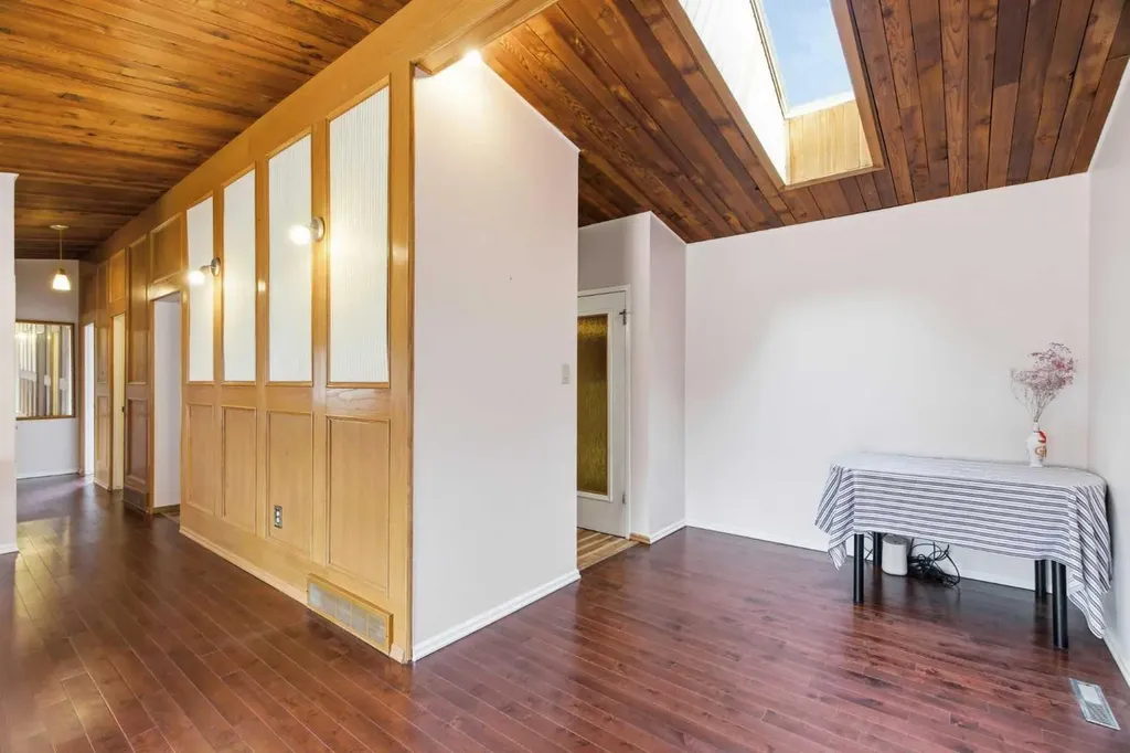 4008 36 Street NW Calgary AB T2L 2A1