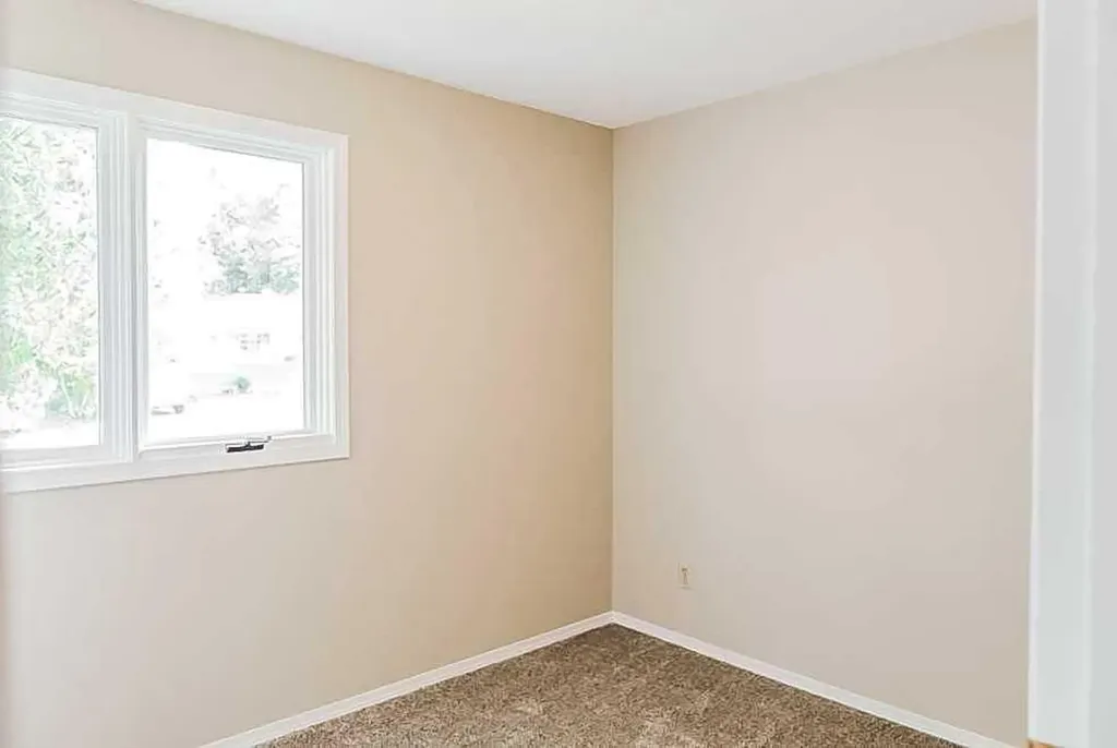 9616 91b Avenue Grande Prairie AB T8V 0H2