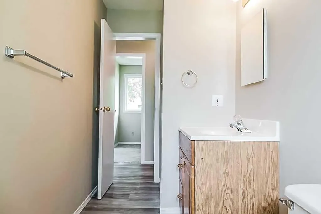9616 91b Avenue Grande Prairie AB T8V 0H2