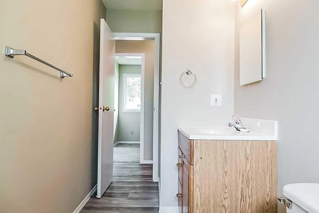 9616 91b Avenue Grande Prairie AB T8V 0H2