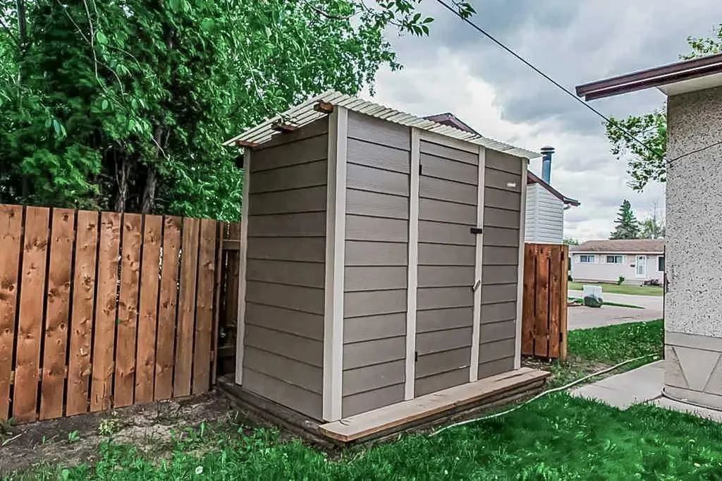 9616 91b Avenue Grande Prairie AB T8V 0H2
