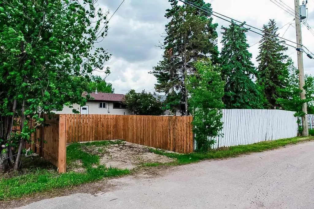 9616 91b Avenue Grande Prairie AB T8V 0H2
