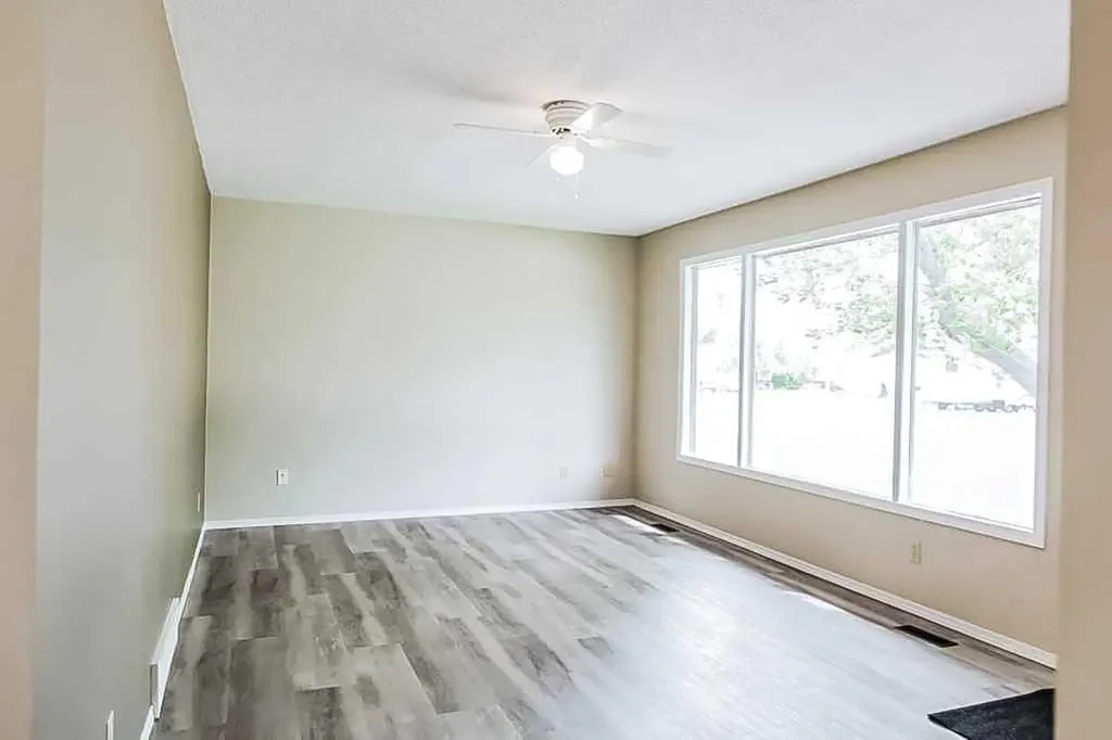 9616 91b Avenue Grande Prairie AB T8V 0H2