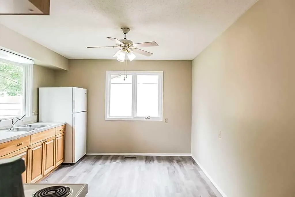 9616 91b Avenue Grande Prairie AB T8V 0H2