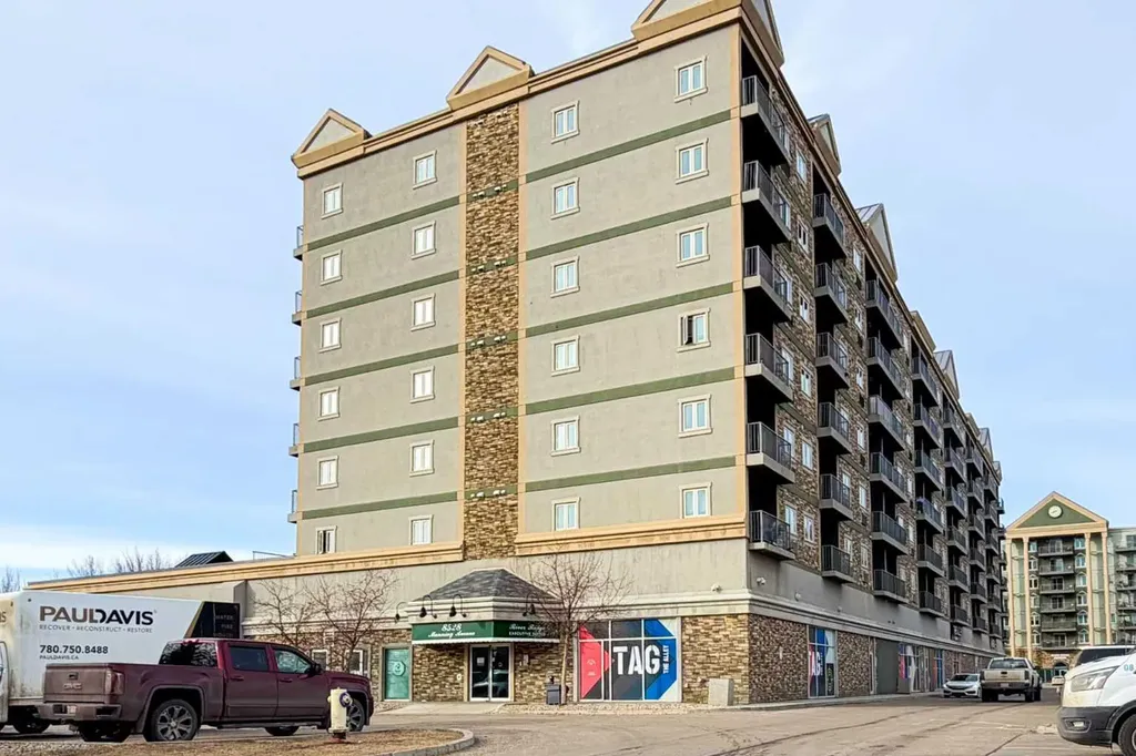8528 Manning Avenue Fort Mcmurray AB T9H 5G2