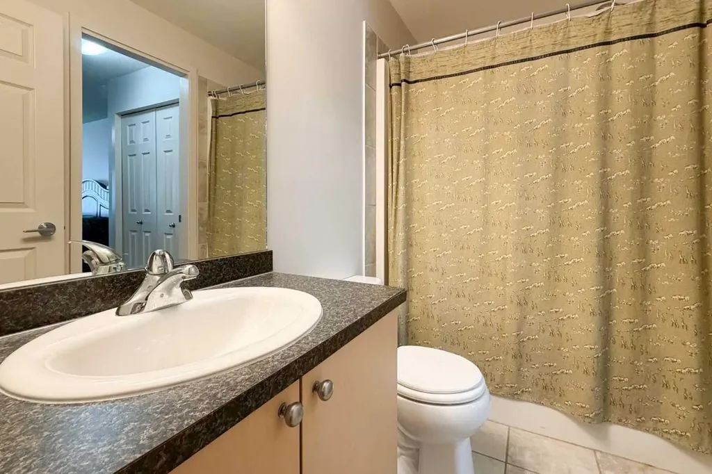 8528 Manning Avenue Fort Mcmurray AB T9H 5G2