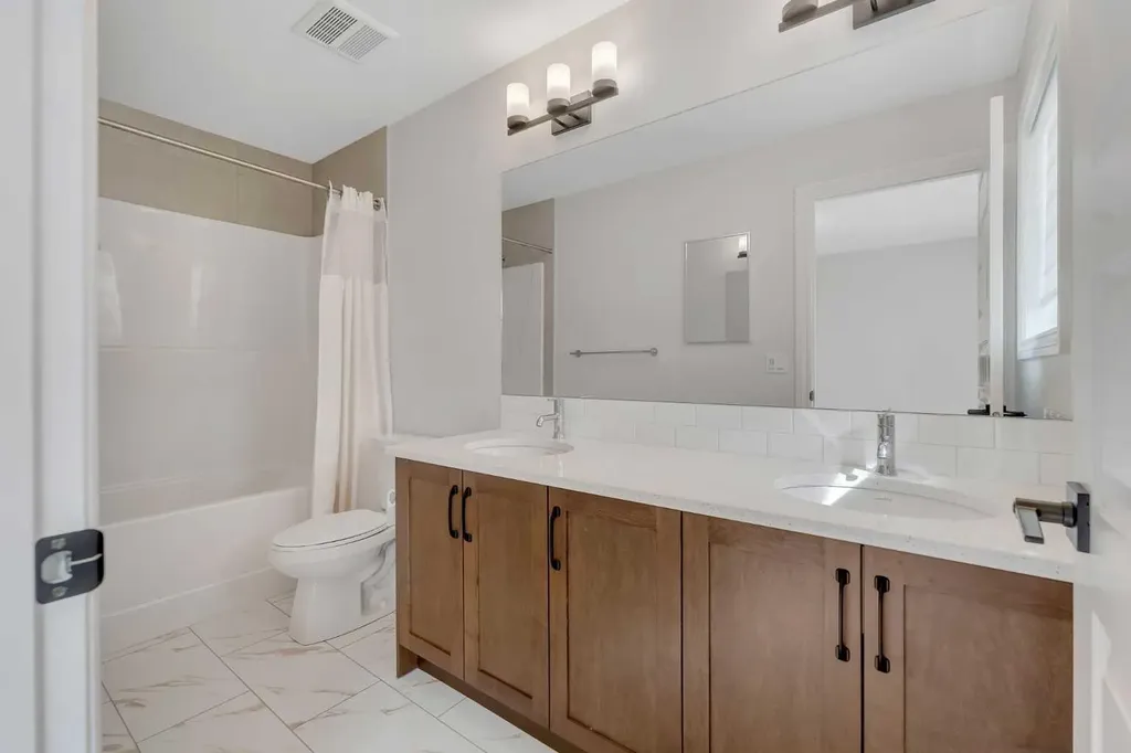 241 Homestead Terrace NE Calgary AB T3J 5R7
