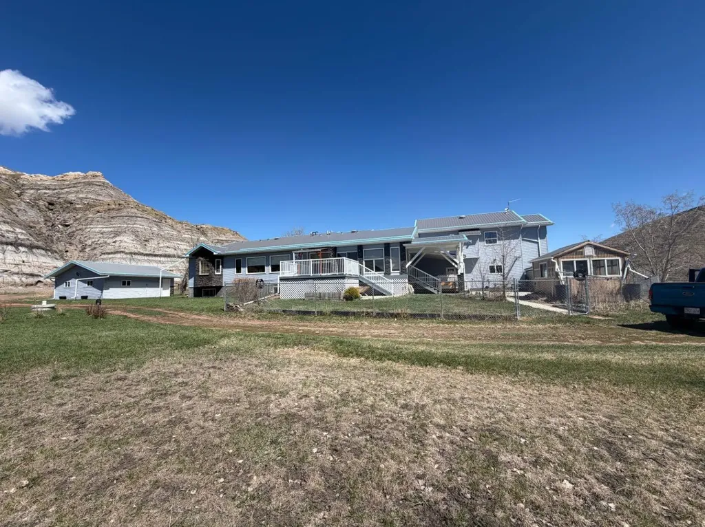 765 Excelsior Avenue Drumheller AB T0J0Y9