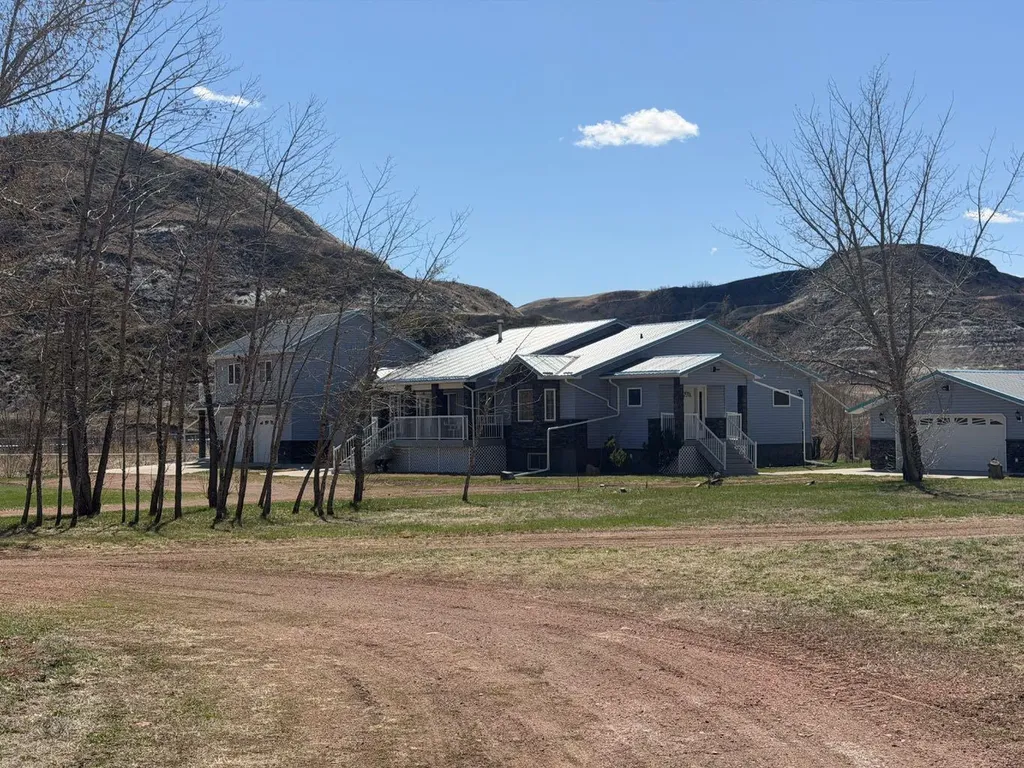 765 Excelsior Avenue Drumheller AB T0J0Y9
