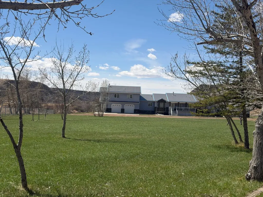 765 Excelsior Avenue Drumheller AB T0J0Y9