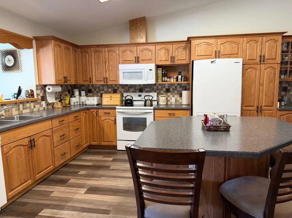 765 Excelsior Avenue Drumheller AB T0J0Y9