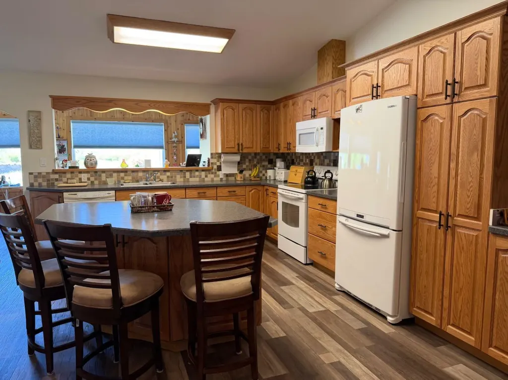 765 Excelsior Avenue Drumheller AB T0J0Y9