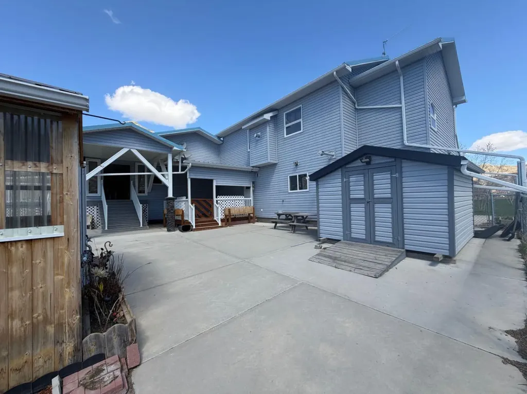 765 Excelsior Avenue Drumheller AB T0J0Y9