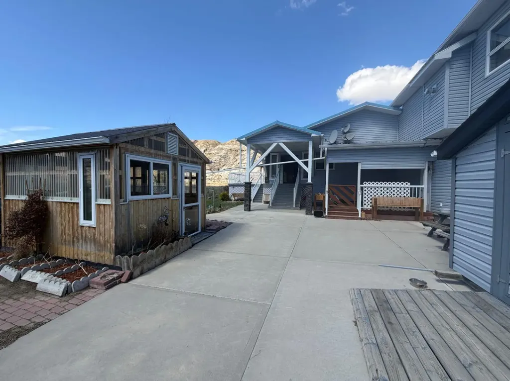 765 Excelsior Avenue Drumheller AB T0J0Y9
