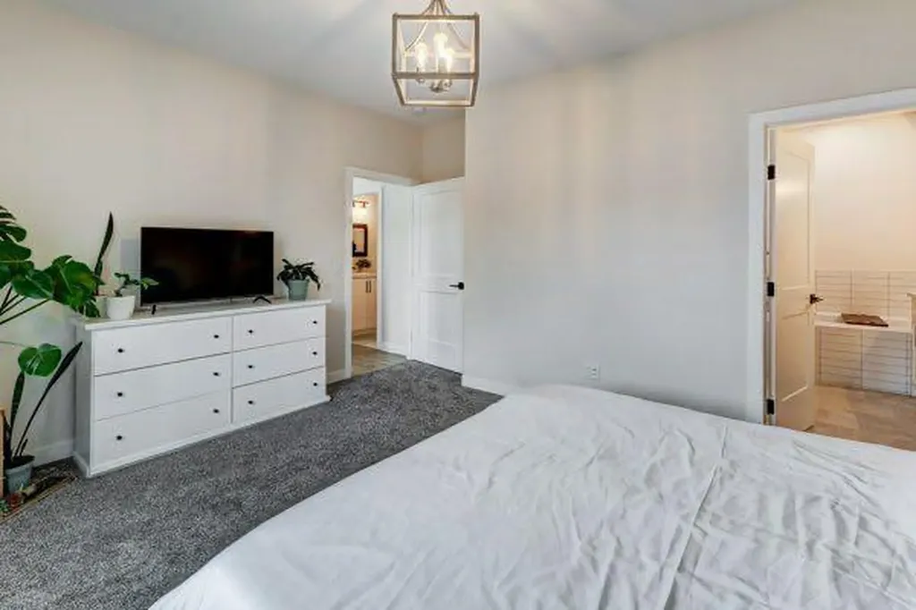 149 10 Avenue SE Drumheller AB T0J0Y6