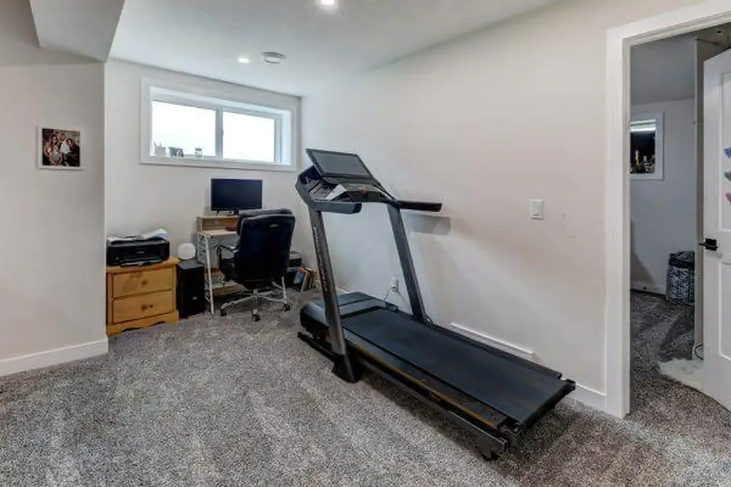 149 10 Avenue SE Drumheller AB T0J0Y6