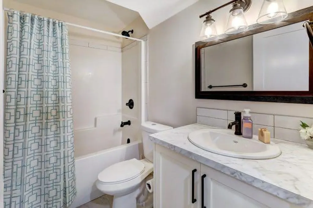 149 10 Avenue SE Drumheller AB T0J0Y6