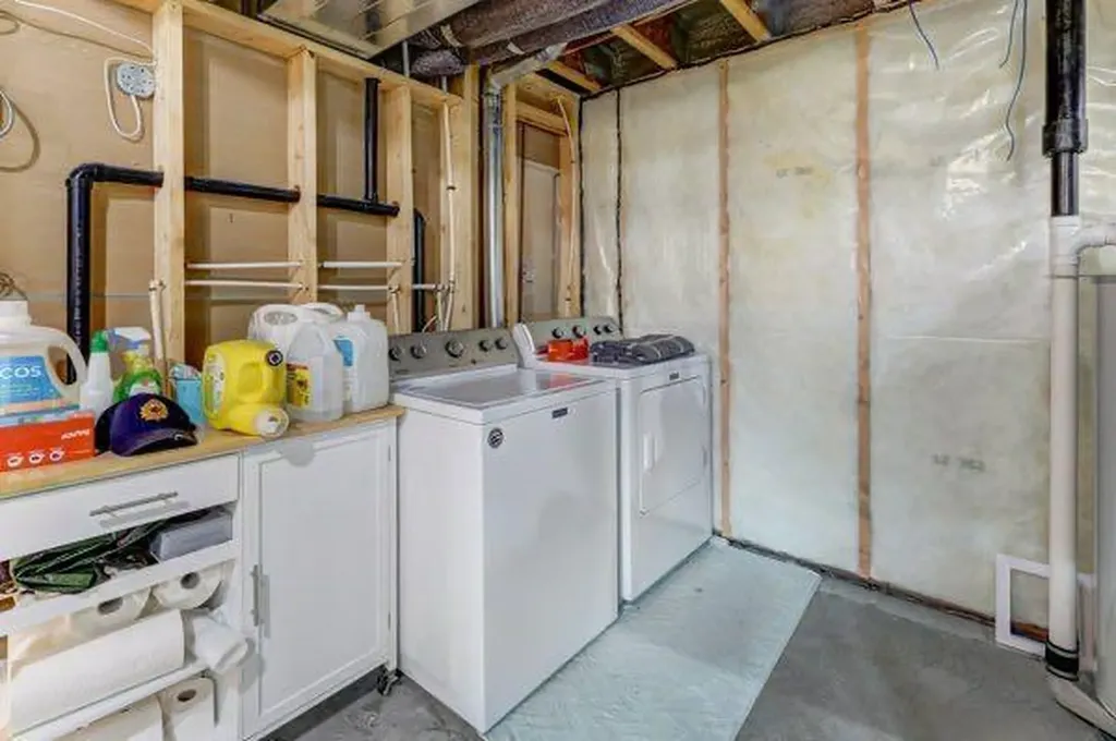 149 10 Avenue SE Drumheller AB T0J0Y6