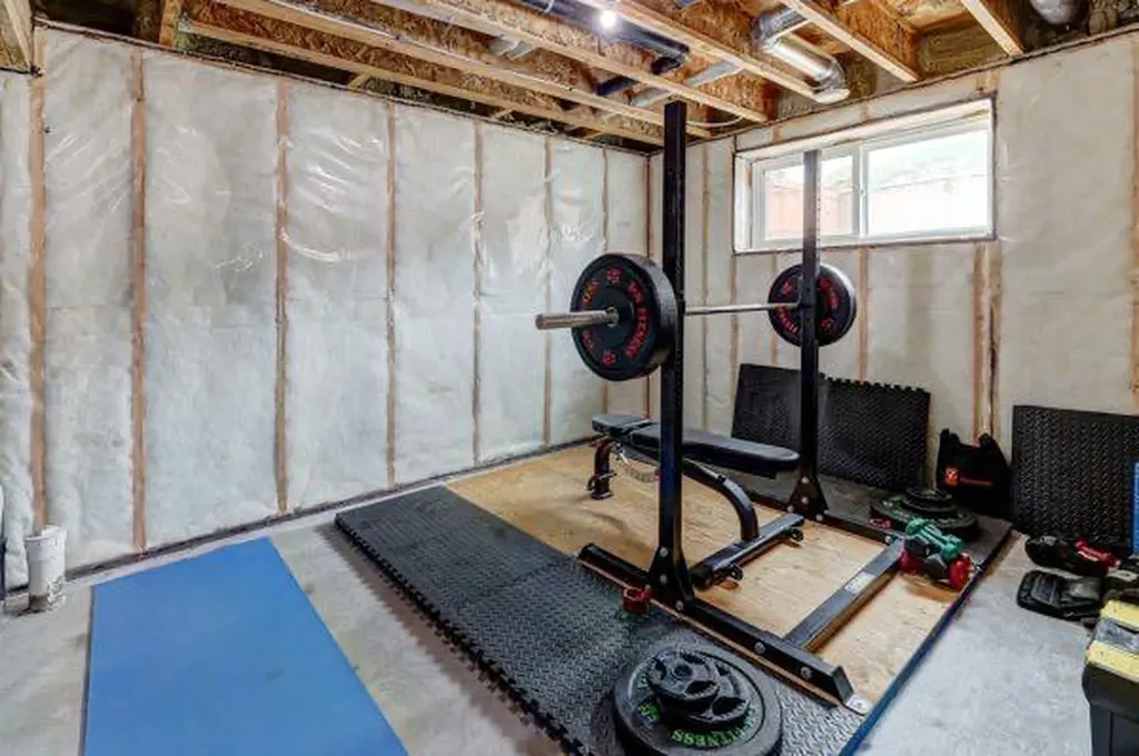 149 10 Avenue SE Drumheller AB T0J0Y6