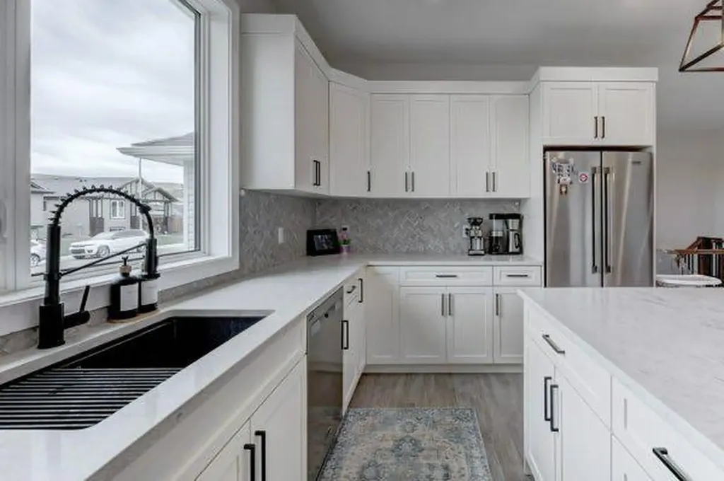 149 10 Avenue SE Drumheller AB T0J0Y6