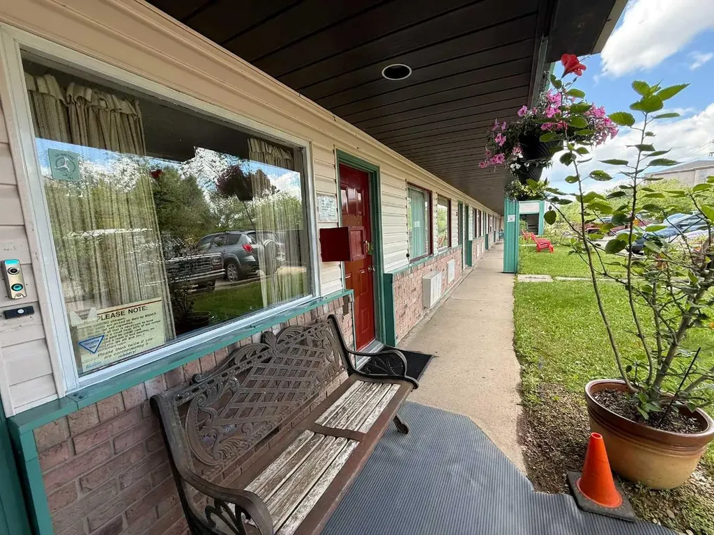 703 9 Highway S Drumheller AB T0J 0Y6