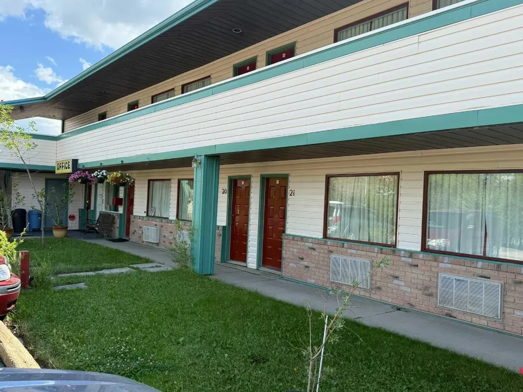 703 9 Highway S Drumheller AB T0J 0Y6