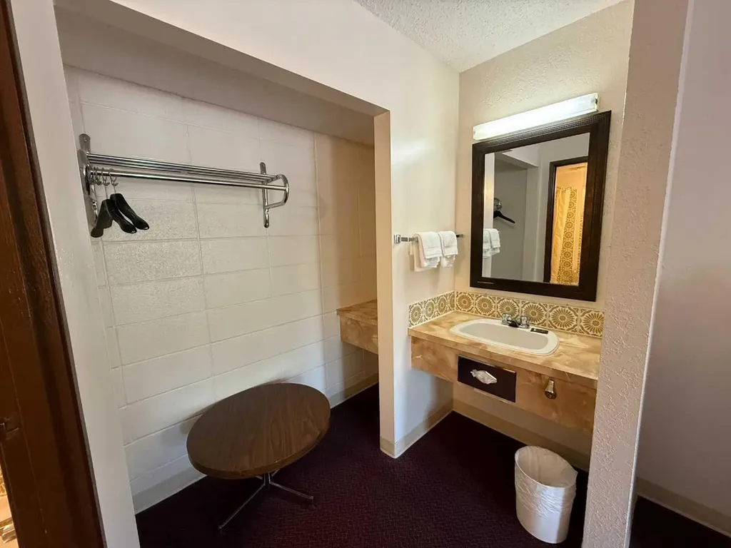 703 9 Highway S Drumheller AB T0J 0Y6