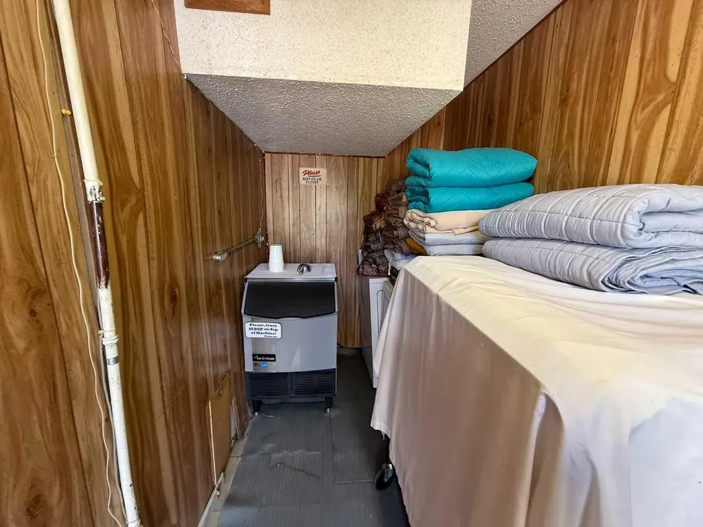 703 9 Highway S Drumheller AB T0J 0Y6