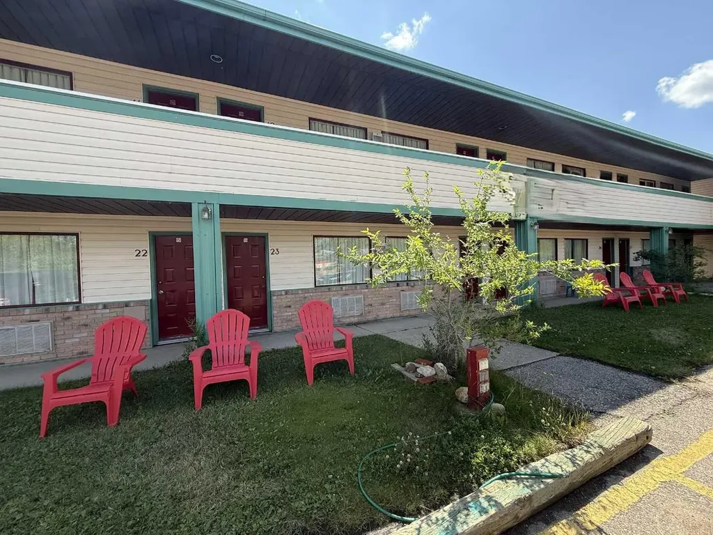 703 9 Highway S Drumheller AB T0J 0Y6