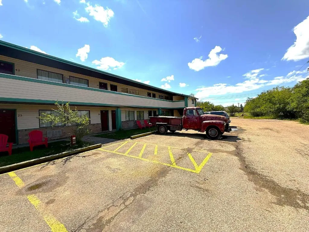 703 9 Highway S Drumheller AB T0J 0Y6