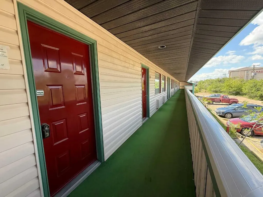 703 9 Highway S Drumheller AB T0J 0Y6