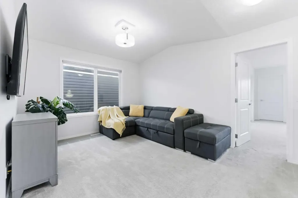 29 Belmont Terrace SW Calgary AB T2X 4H7