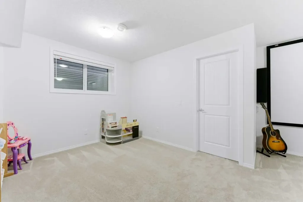 29 Belmont Terrace SW Calgary AB T2X 4H7