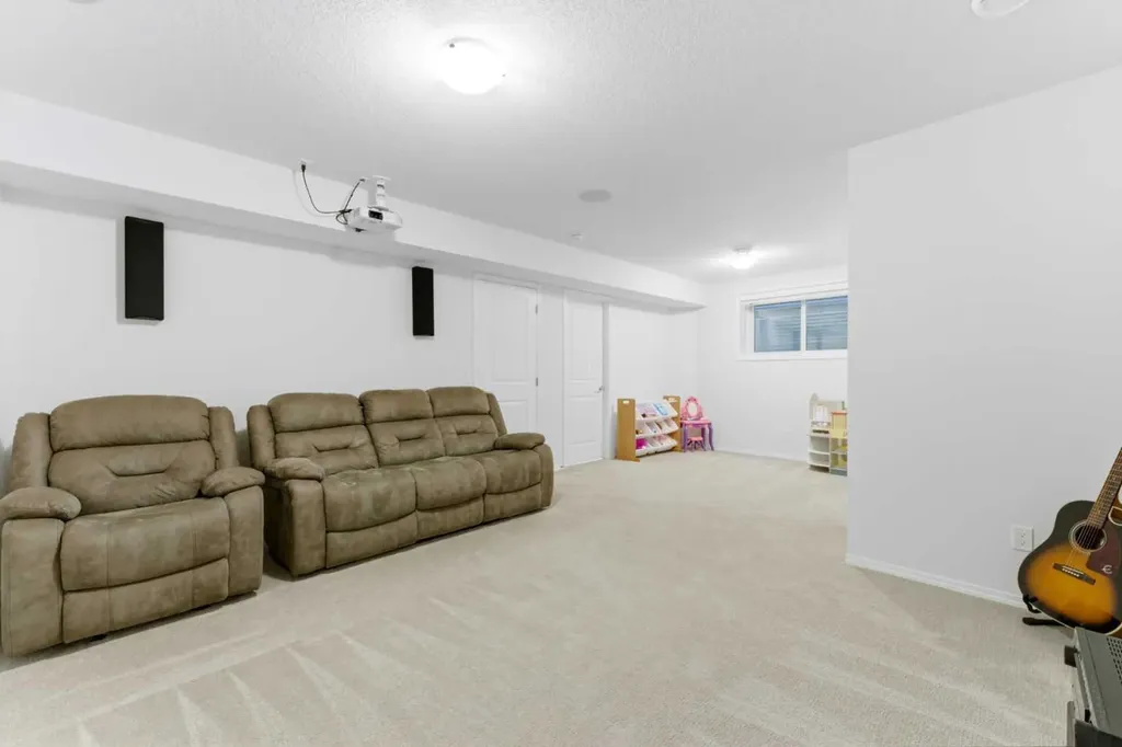 29 Belmont Terrace SW Calgary AB T2X 4H7