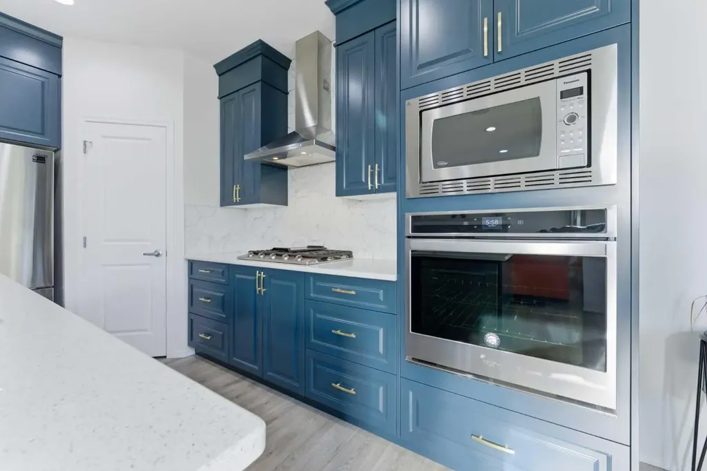 29 Belmont Terrace SW Calgary AB T2X 4H7