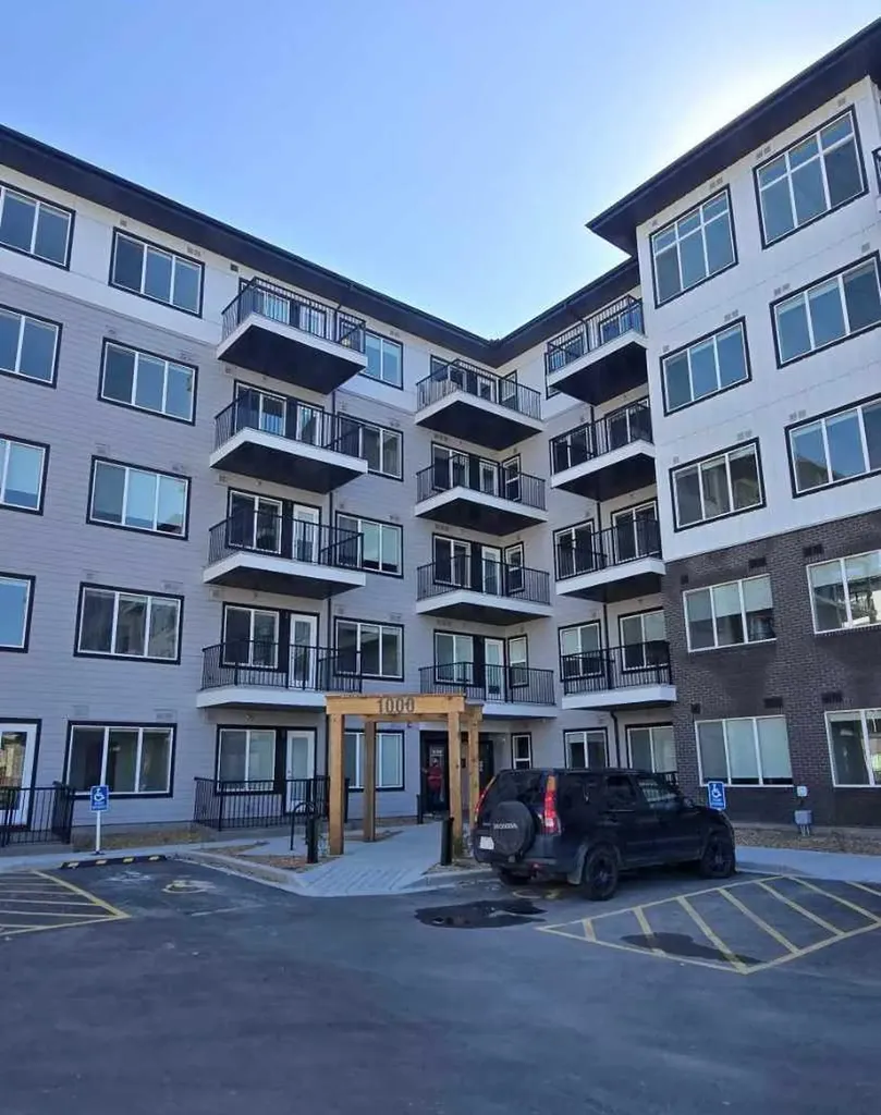 395 Skyview Parkway NE Calgary AB T3N2K1