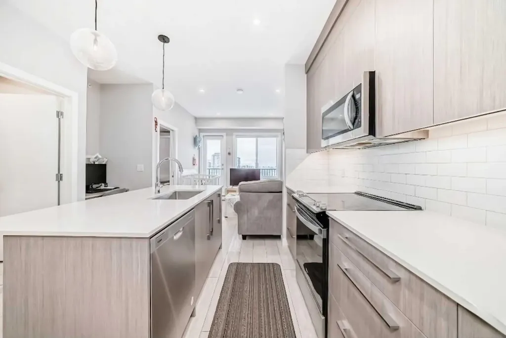 395 Skyview Parkway NE Calgary AB T3N2K1